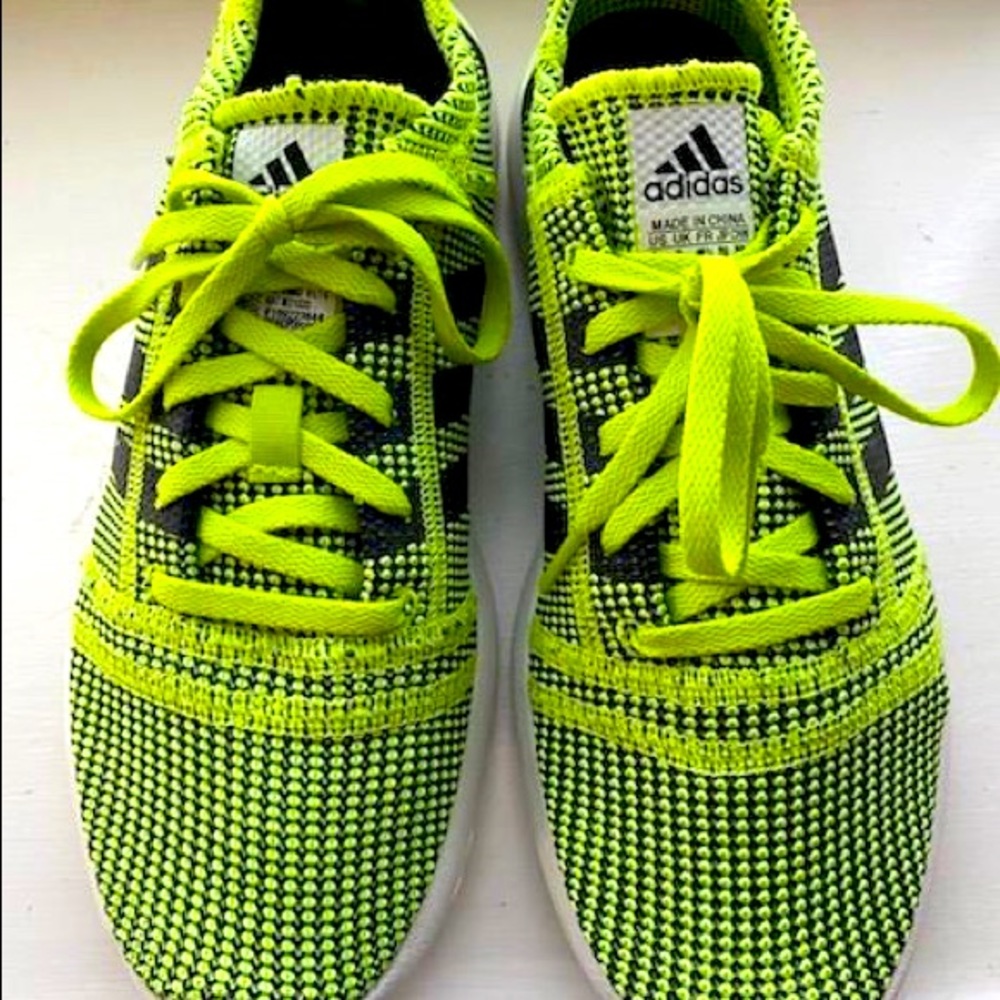 Unisex Adidas Athletic Running Shoe Size 8.5